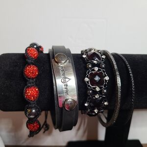 Bracelets, Black. Lot of 5